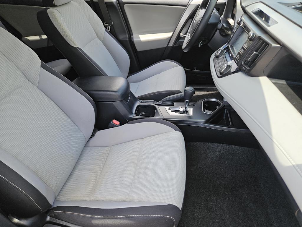 Thumbnail: 2018 Toyota RAV4 - 12