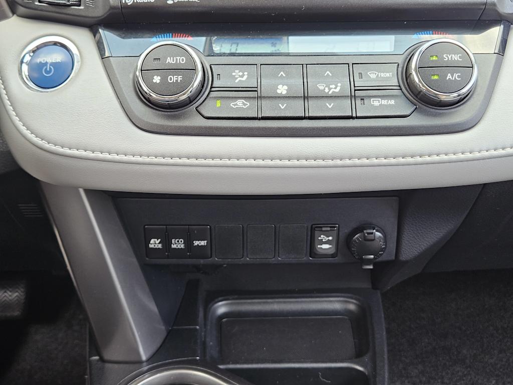Thumbnail: 2018 Toyota RAV4 - 27