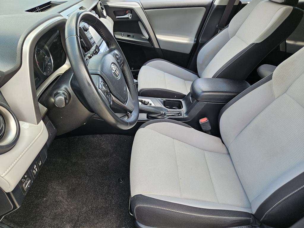 Thumbnail: 2018 Toyota RAV4 - 11