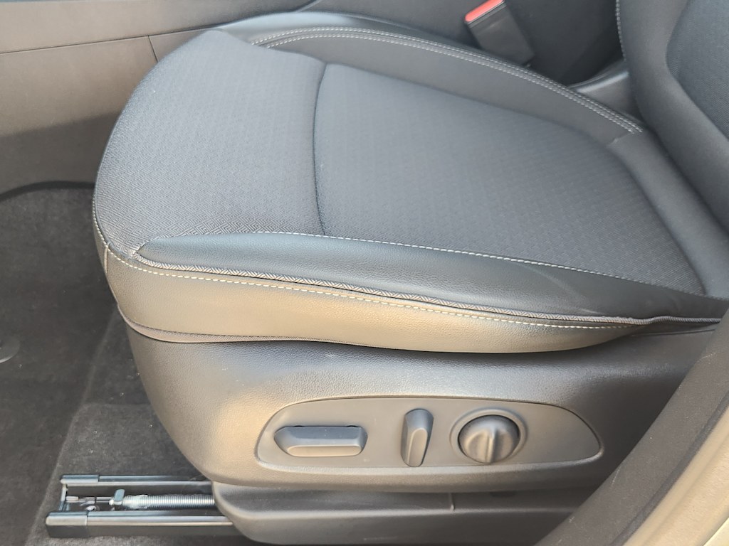 Thumbnail: 2023 Buick Encore GX - 30