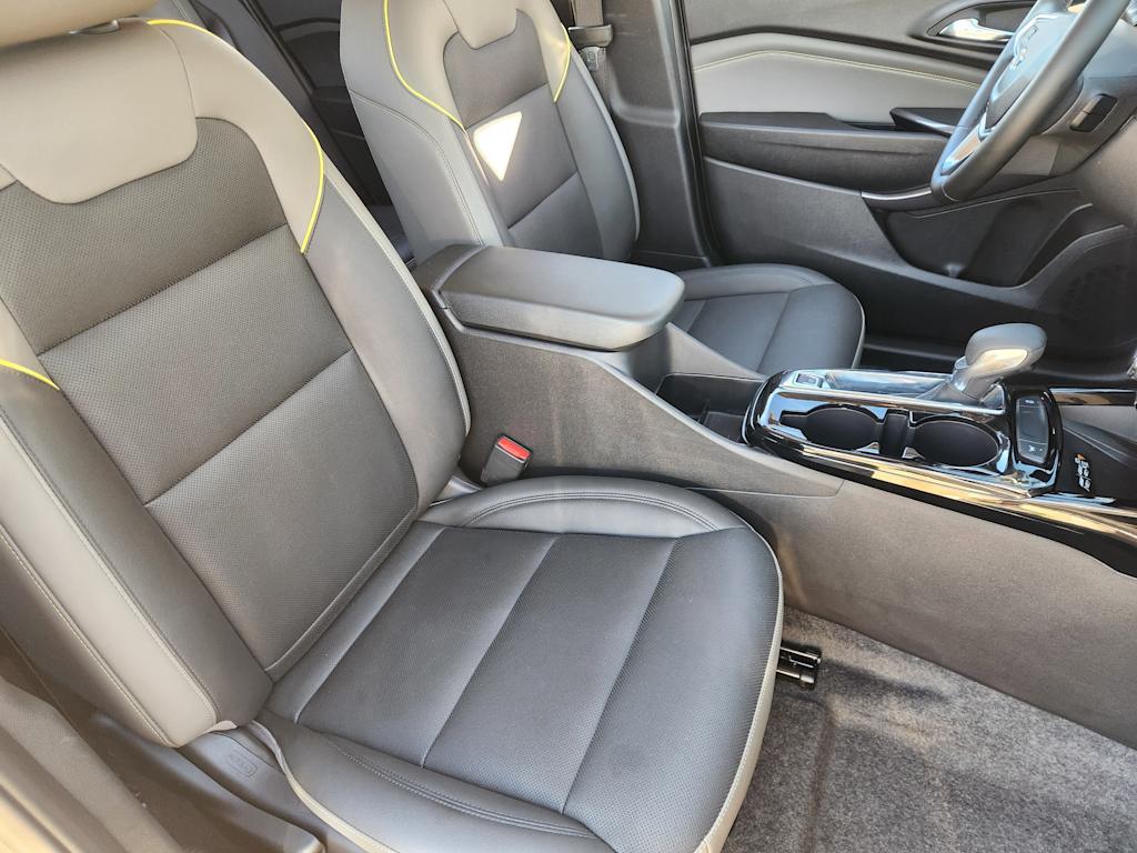 Thumbnail: 2025 Chevrolet Trax - 12