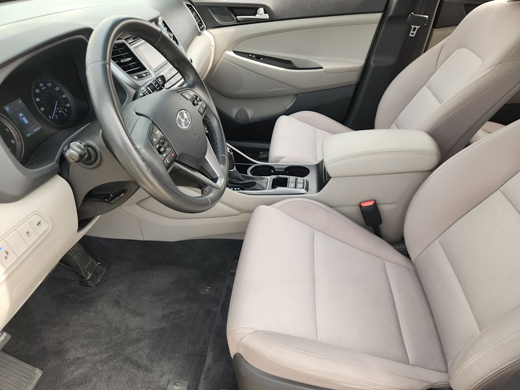 Thumbnail: 2016 Hyundai Tucson - 11