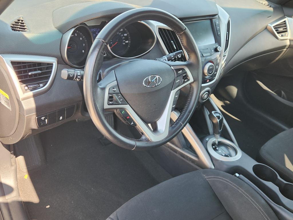 Thumbnail: 2017 Hyundai Veloster - 2