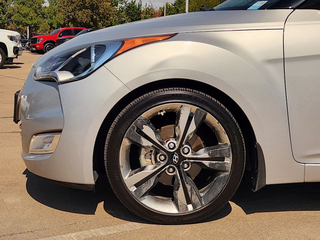 Thumbnail: 2017 Hyundai Veloster - 8