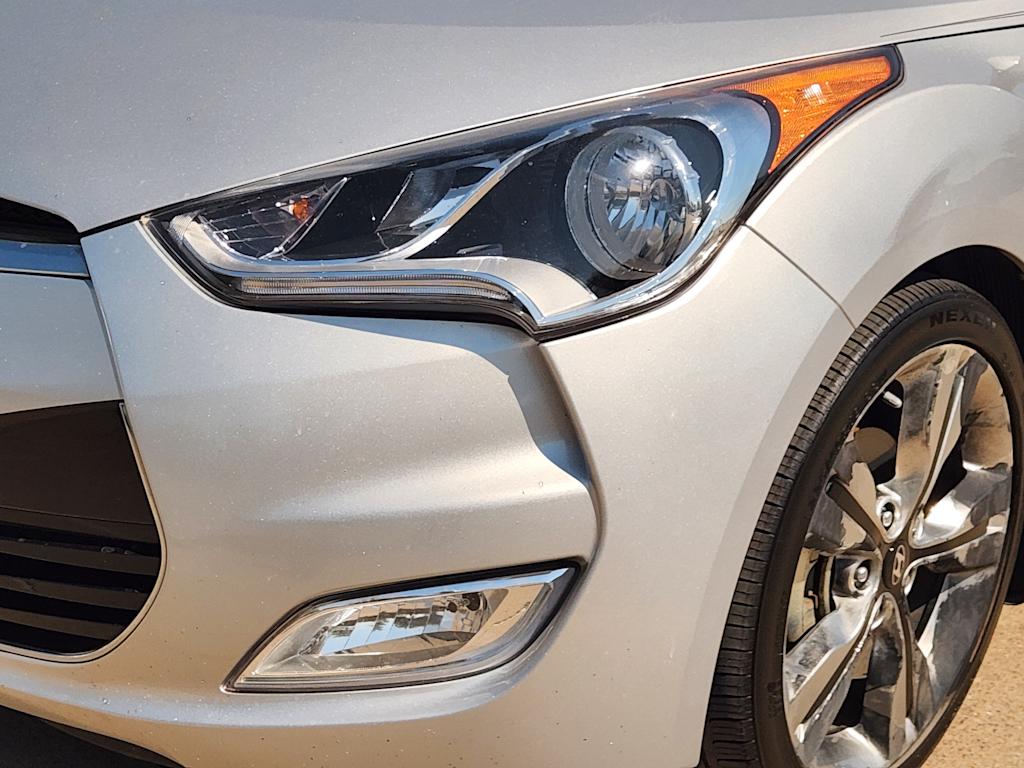 Thumbnail: 2017 Hyundai Veloster - 21