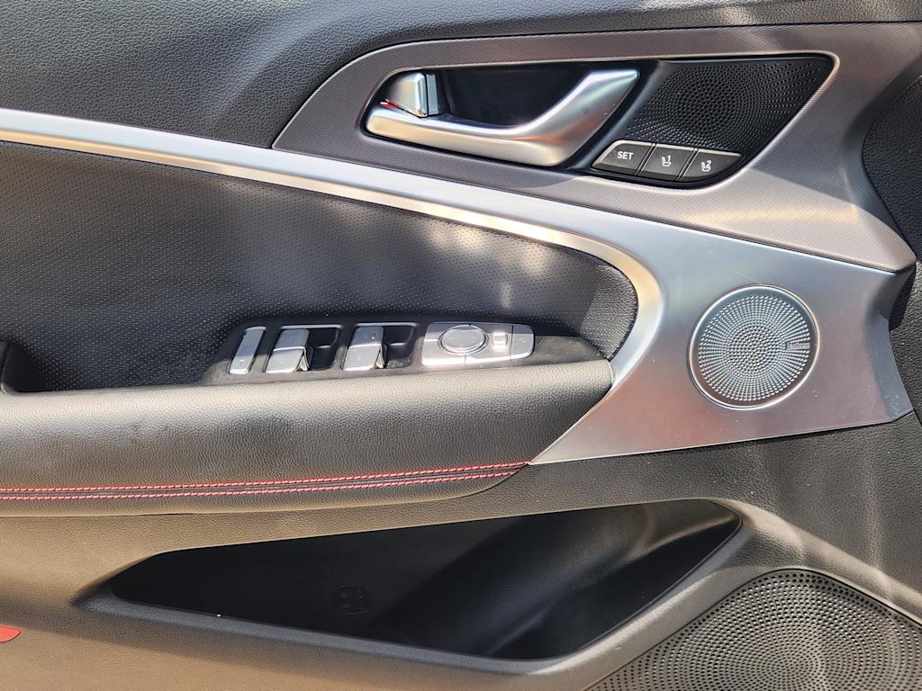 Thumbnail: 2025 Genesis G70 - 29