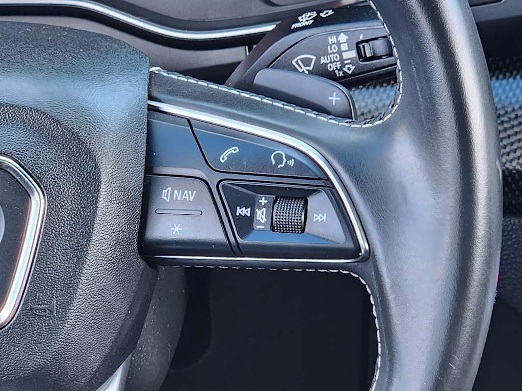 Thumbnail: 2020 Audi SQ5 - 32