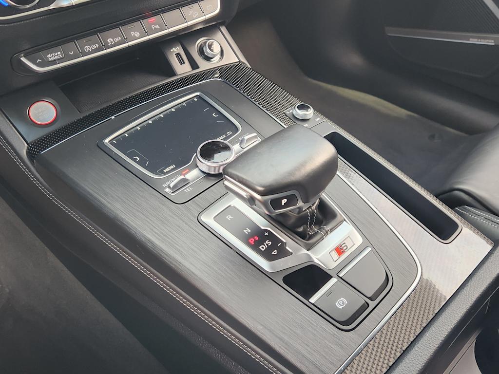 Thumbnail: 2020 Audi SQ5 - 16