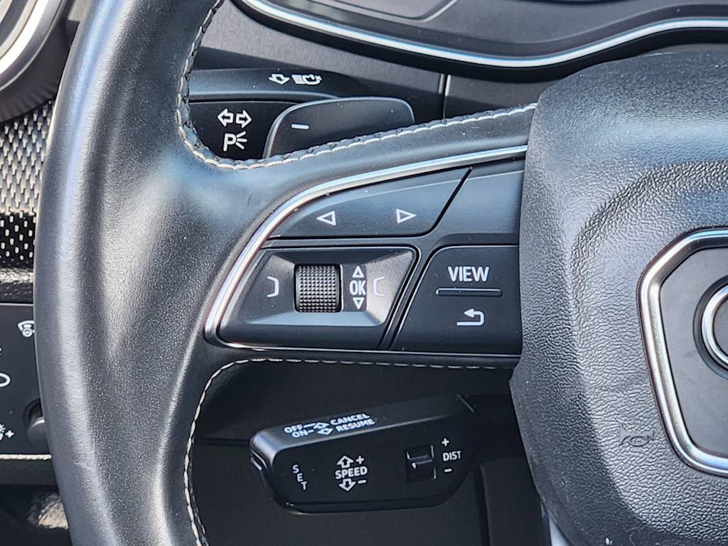 Thumbnail: 2020 Audi SQ5 - 31