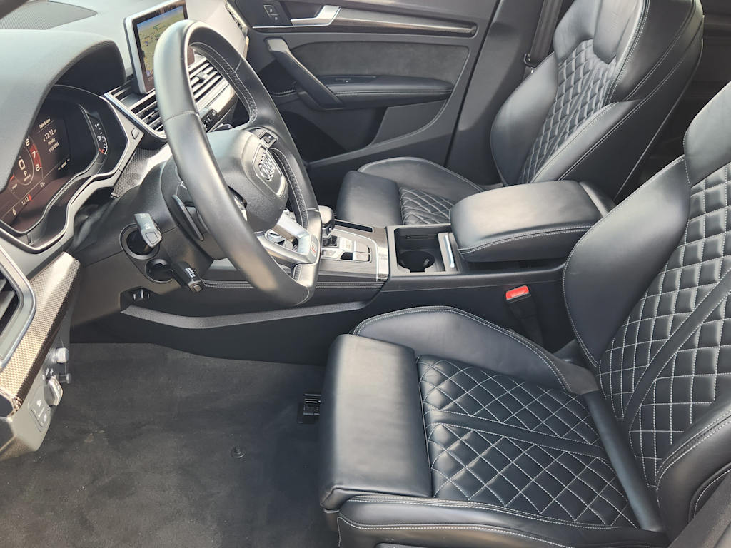 Thumbnail: 2020 Audi SQ5 - 11