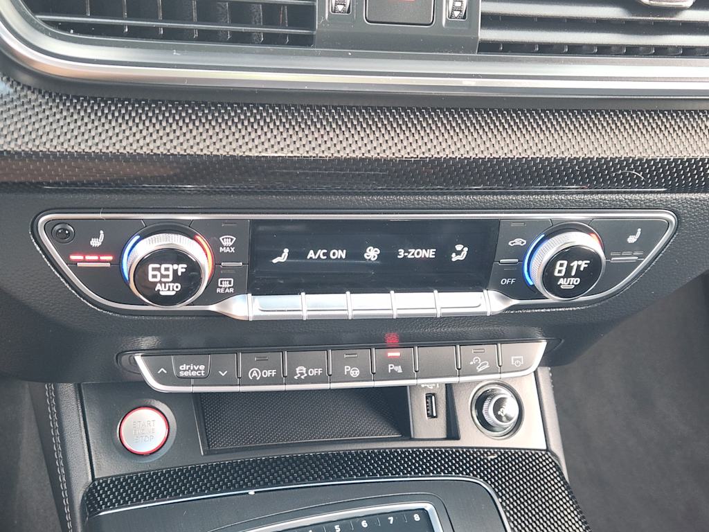 Thumbnail: 2020 Audi SQ5 - 26