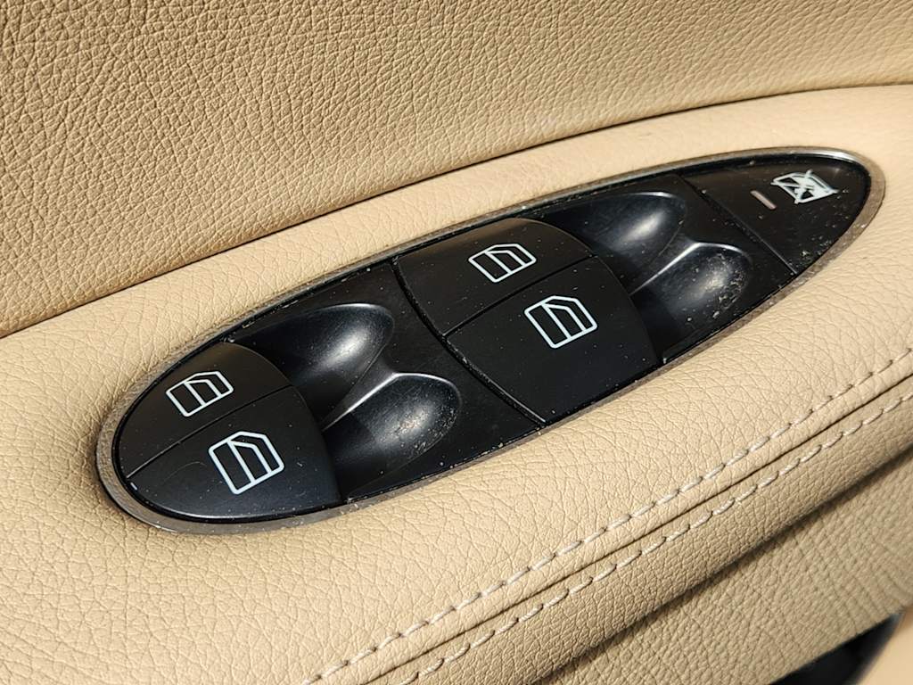 Thumbnail: 2009 Mercedes-Benz E-Class - 24