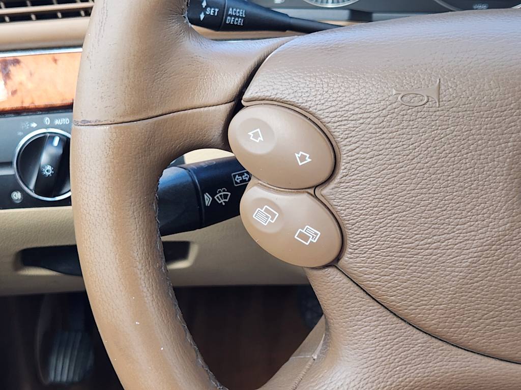 Thumbnail: 2009 Mercedes-Benz E-Class - 27
