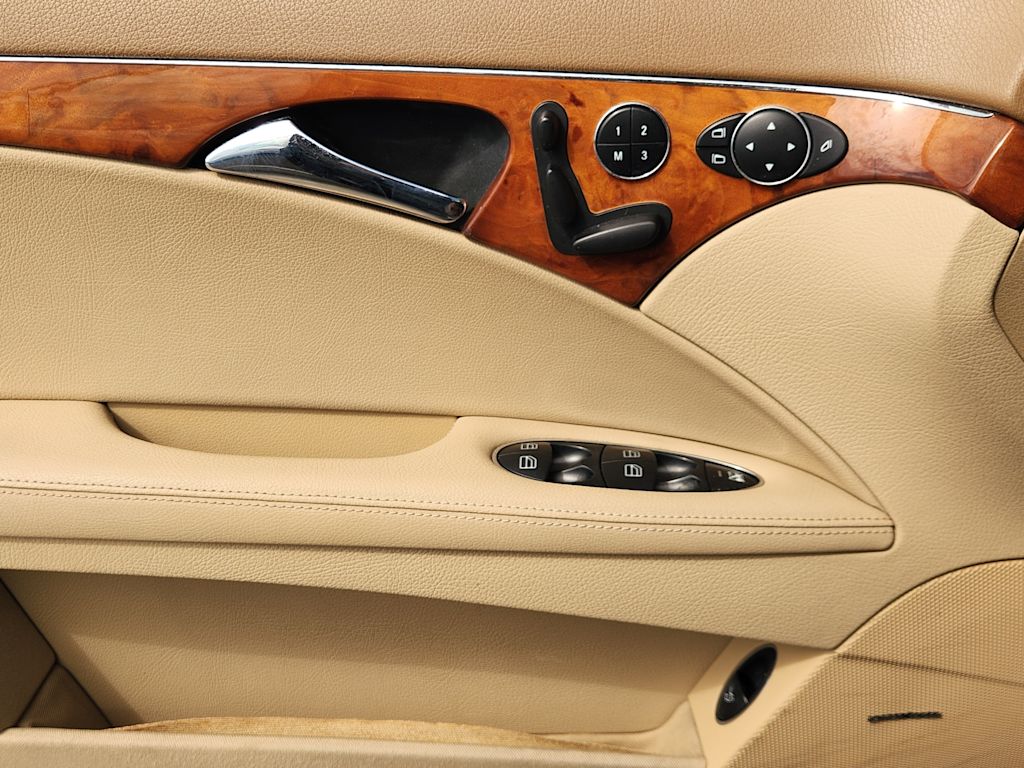 Thumbnail: 2009 Mercedes-Benz E-Class - 25