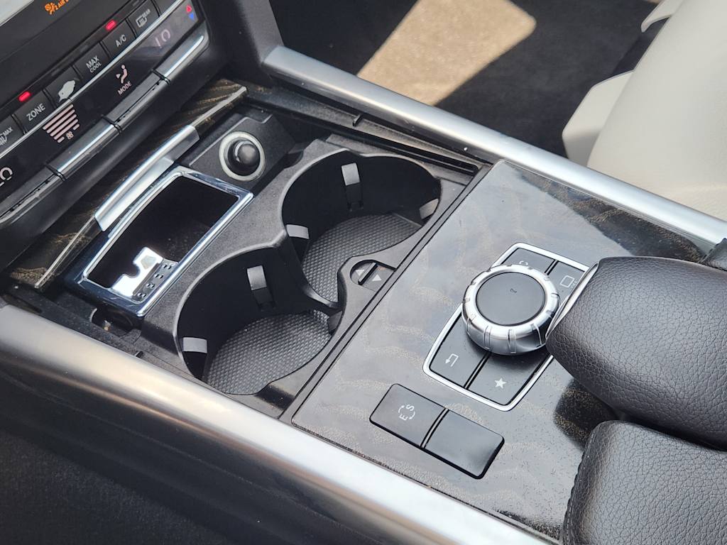 Thumbnail: 2016 Mercedes-Benz E-Class - 16
