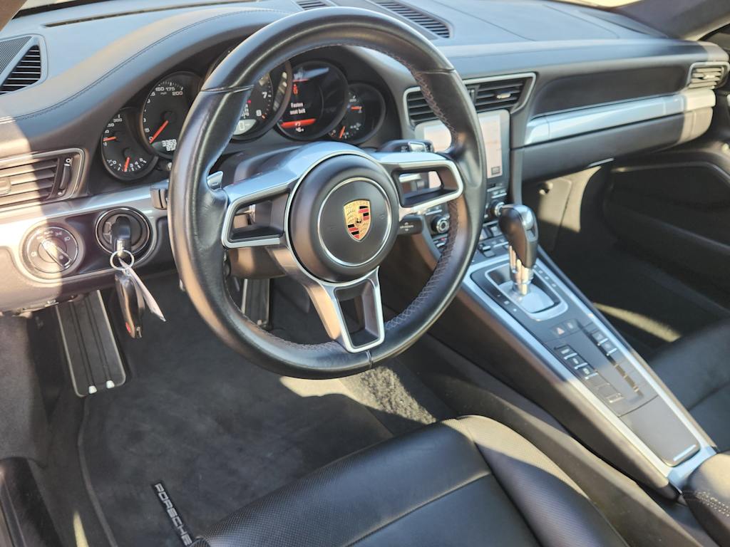 Thumbnail: 2017 Porsche 911 - 2