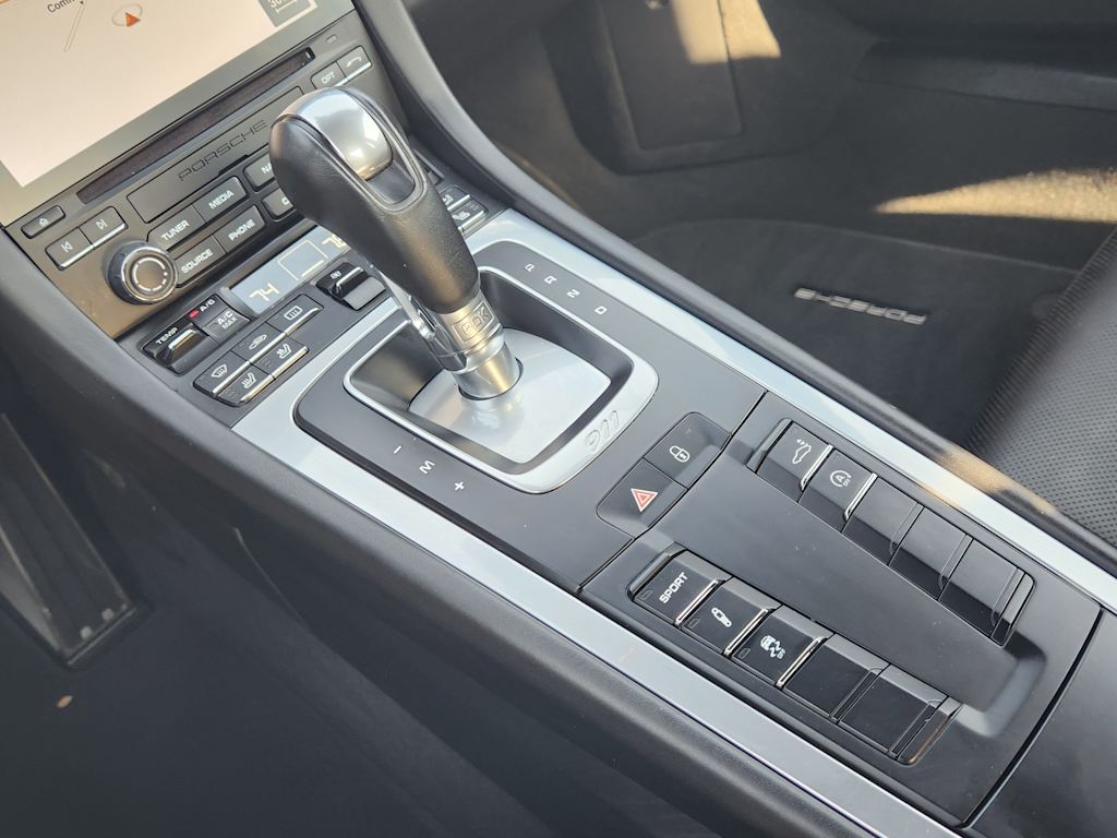 Thumbnail: 2017 Porsche 911 - 13