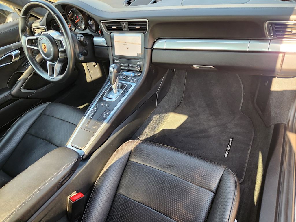 Thumbnail: 2017 Porsche 911 - 9