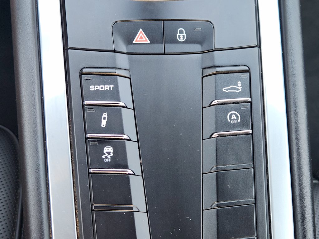 Thumbnail: 2017 Porsche 911 - 25