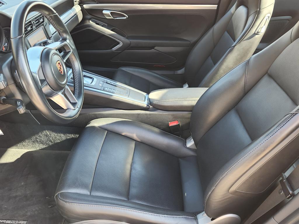 Thumbnail: 2017 Porsche 911 - 10