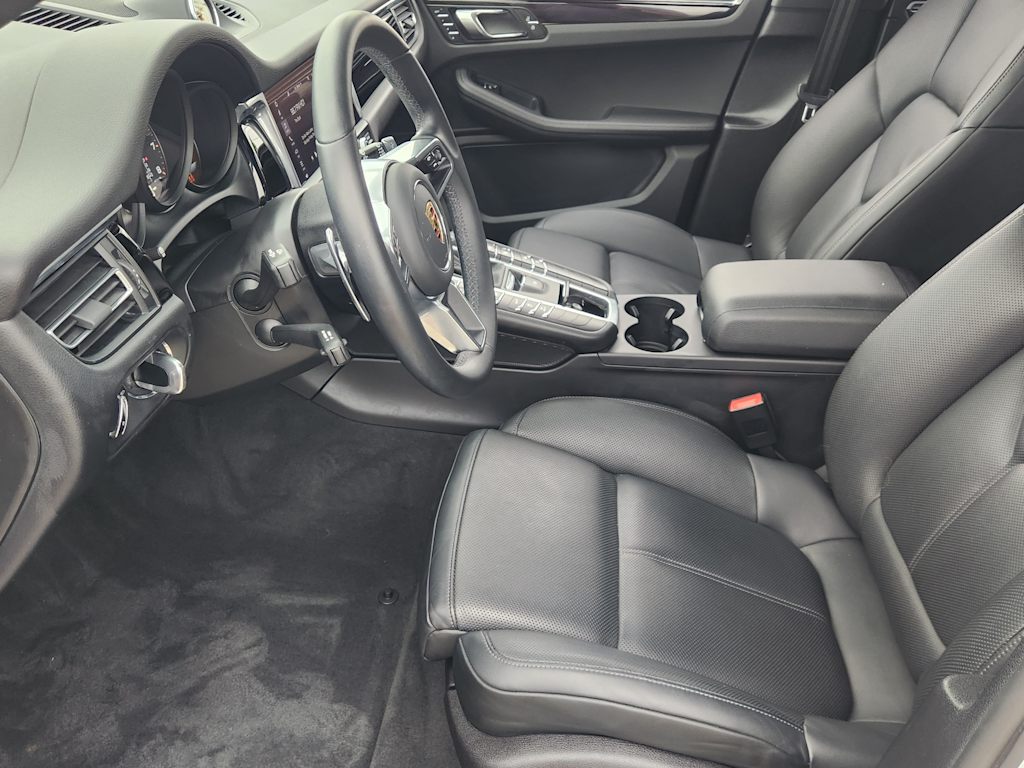 Thumbnail: 2021 Porsche Macan - 11