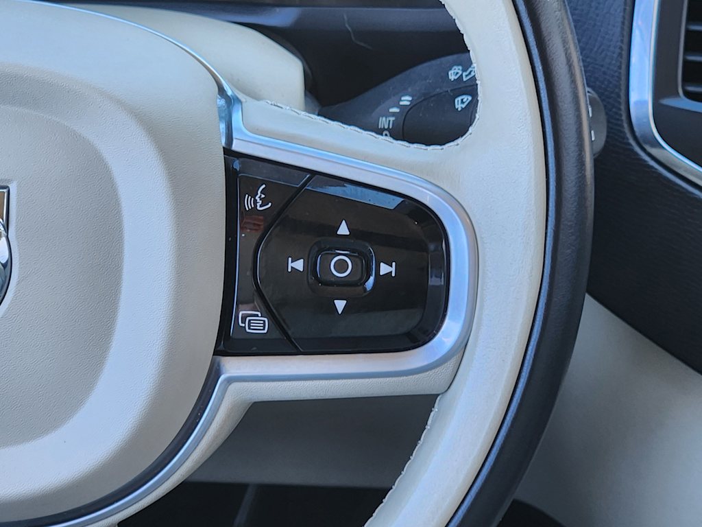 Thumbnail: 2020 Volvo XC90 - 33