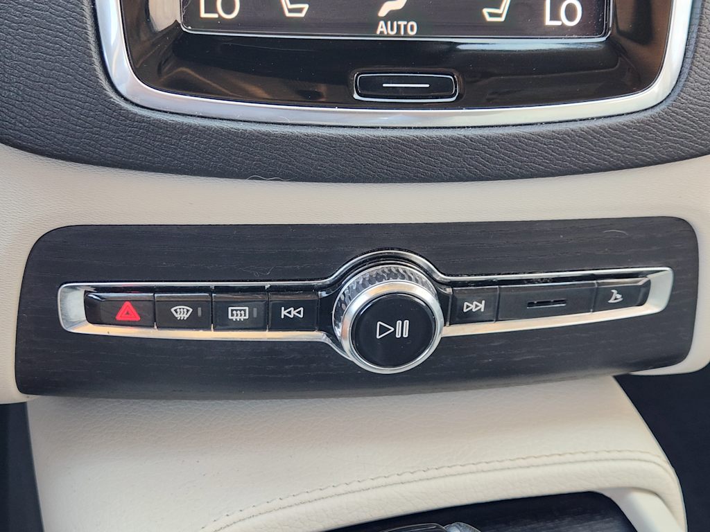 Thumbnail: 2020 Volvo XC90 - 27