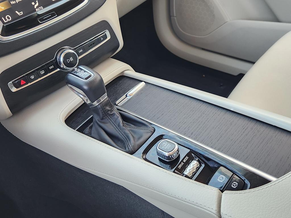 Thumbnail: 2020 Volvo XC90 - 16