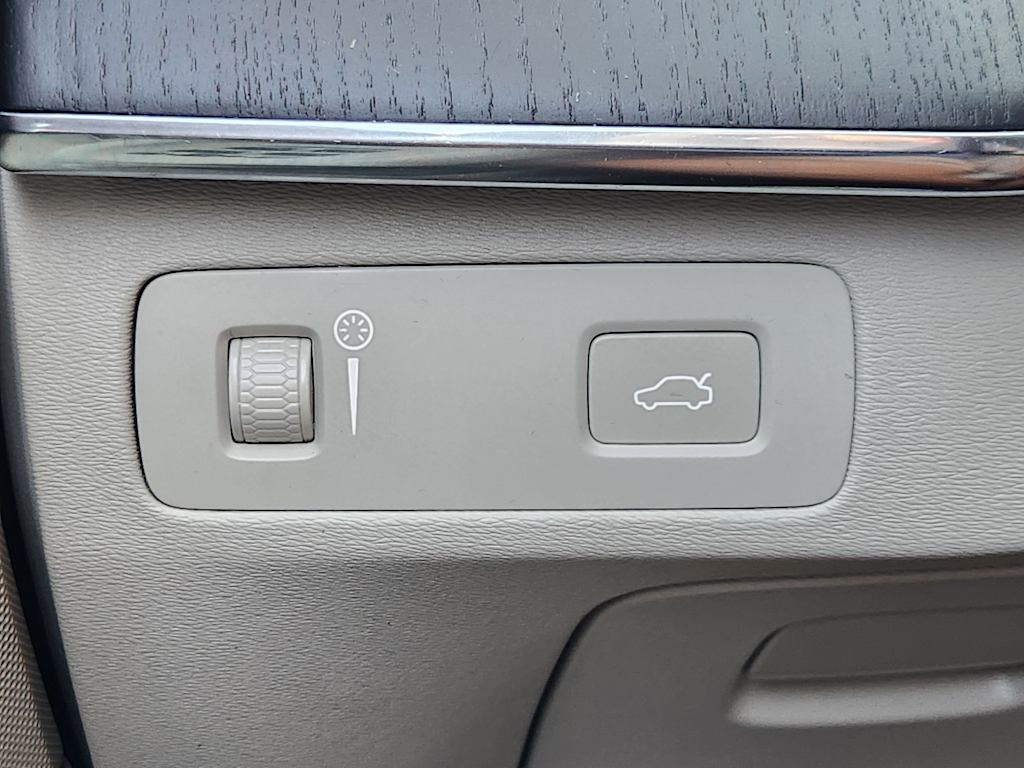 Thumbnail: 2020 Volvo XC90 - 29