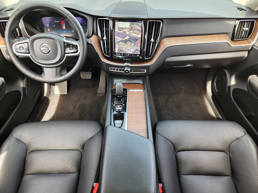 Thumbnail: 2023 Volvo XC60 - 10