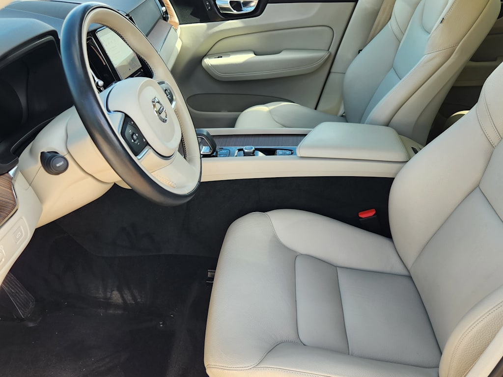Thumbnail: 2022 Volvo XC60 - 11