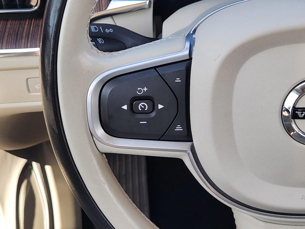 Thumbnail: 2022 Volvo XC60 - 29