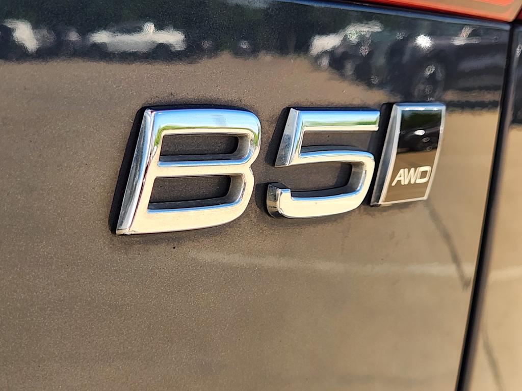 Thumbnail: 2022 Volvo XC60 - 7