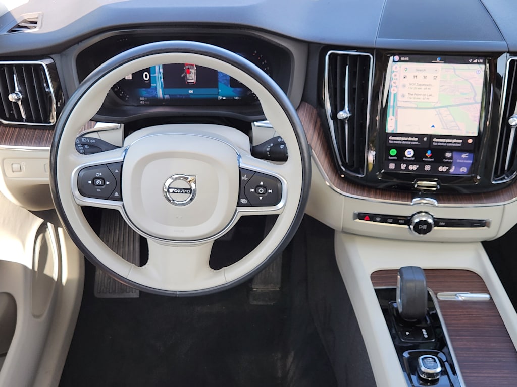 Thumbnail: 2022 Volvo XC60 - 14