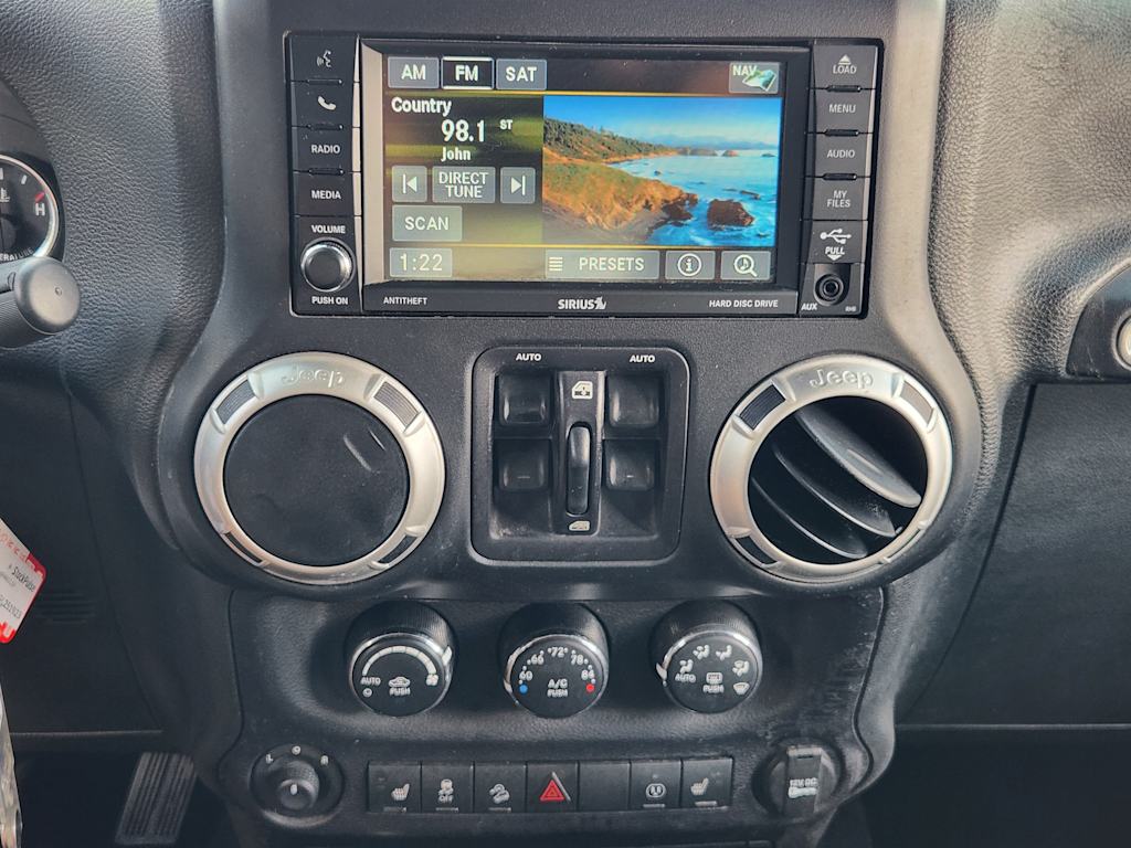 Thumbnail: 2016 Jeep Wrangler - 13