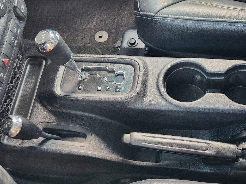 Thumbnail: 2016 Jeep Wrangler - 24