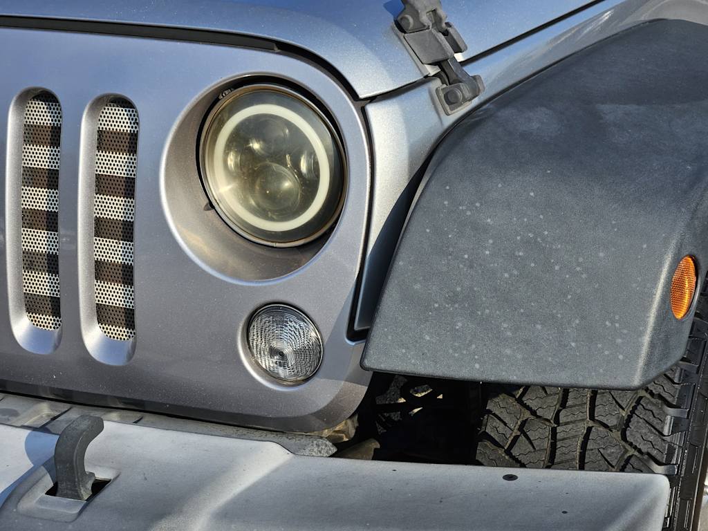 Thumbnail: 2017 Jeep Wrangler - 21