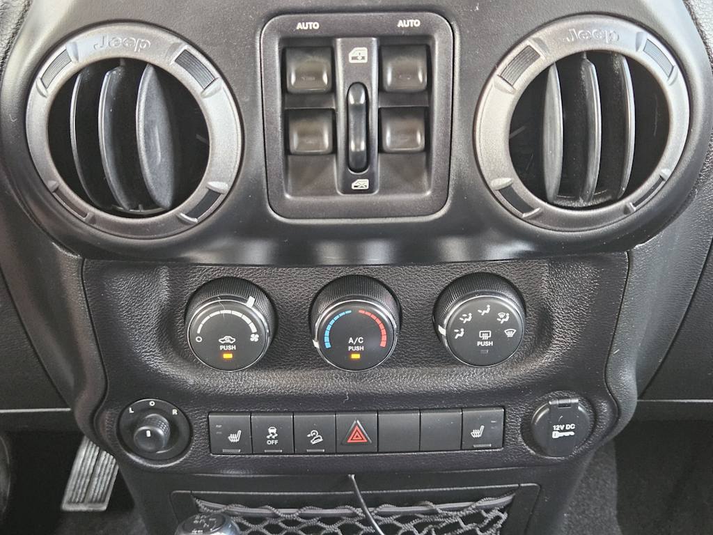 Thumbnail: 2017 Jeep Wrangler - 27