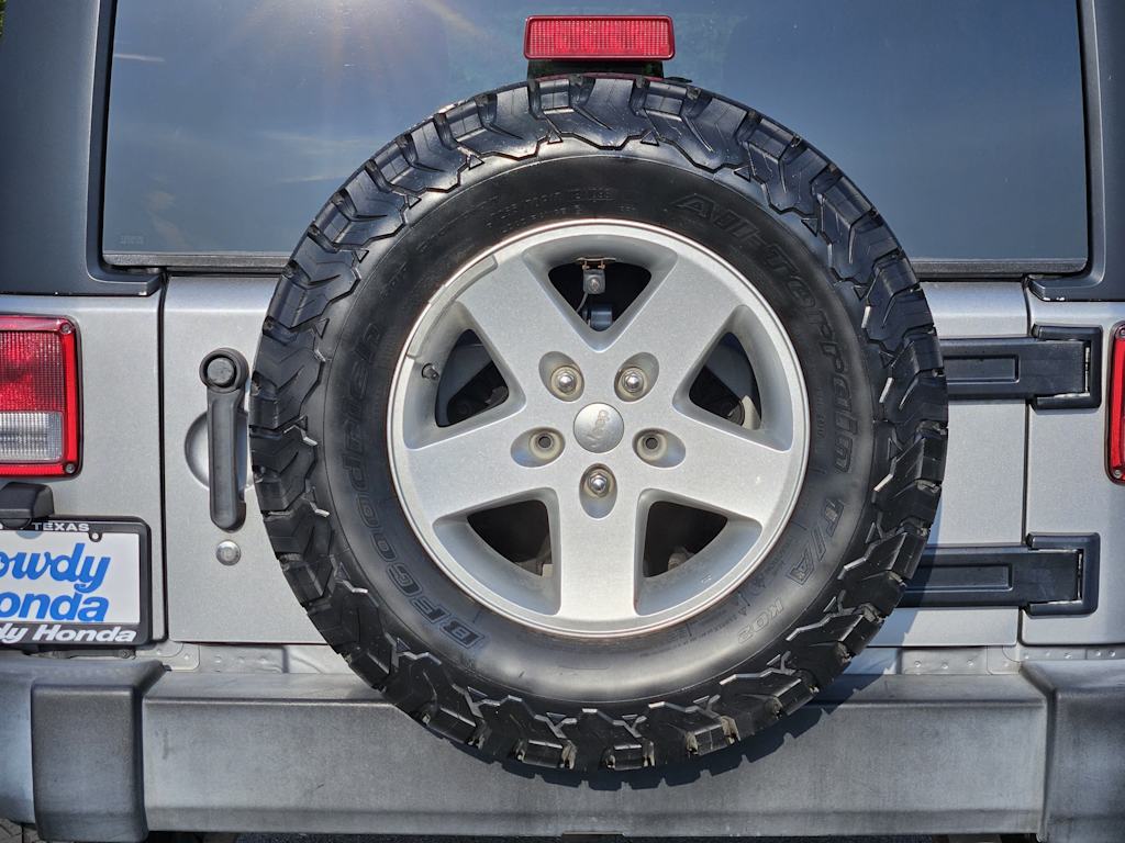 Thumbnail: 2017 Jeep Wrangler - 24