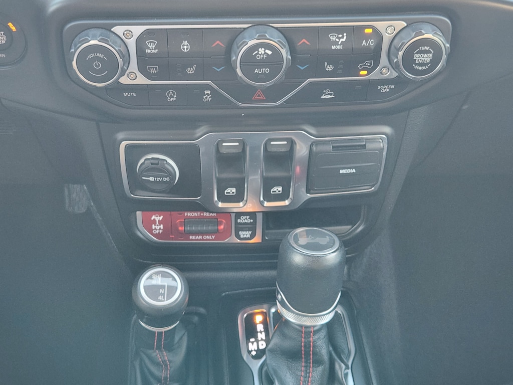 Thumbnail: 2022 Jeep Wrangler - 13