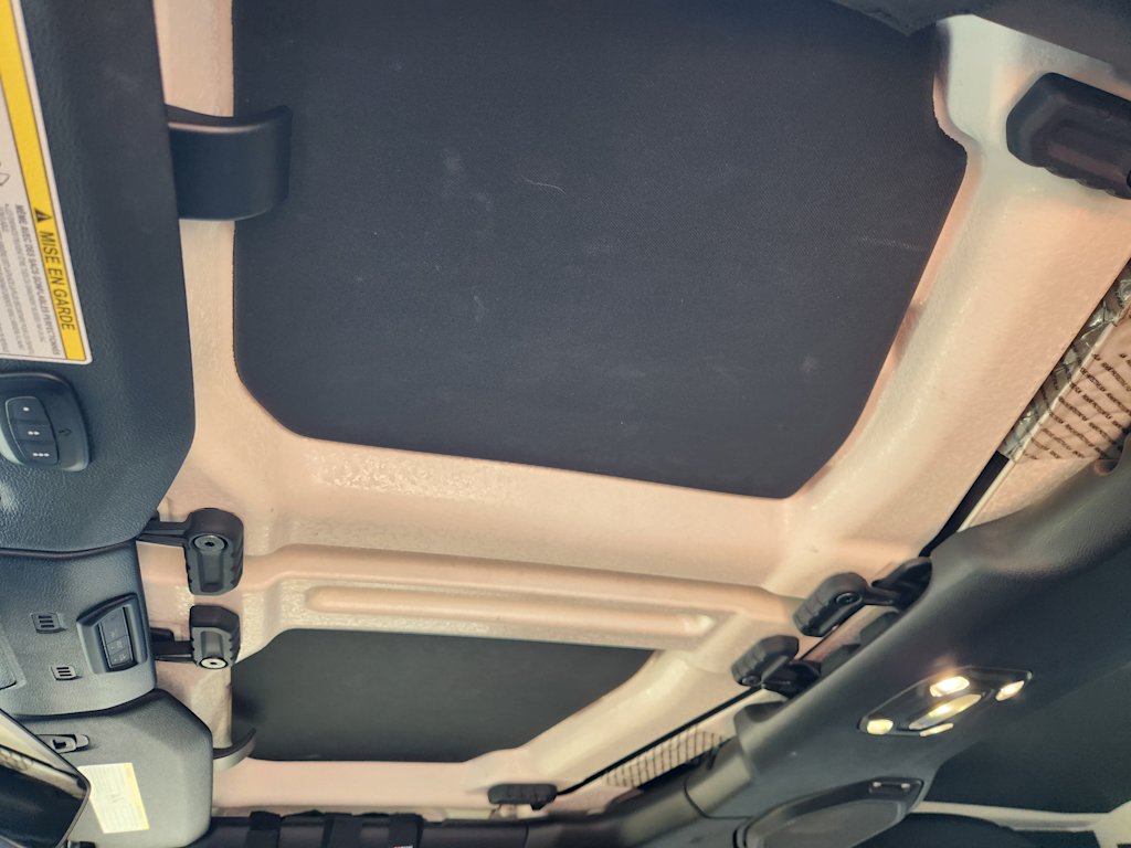 Thumbnail: 2022 Jeep Wrangler - 29
