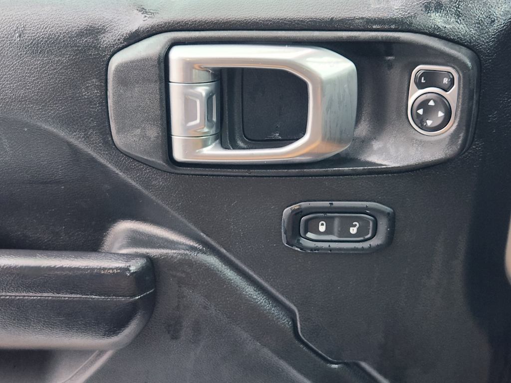 Thumbnail: 2021 Jeep Wrangler - 28