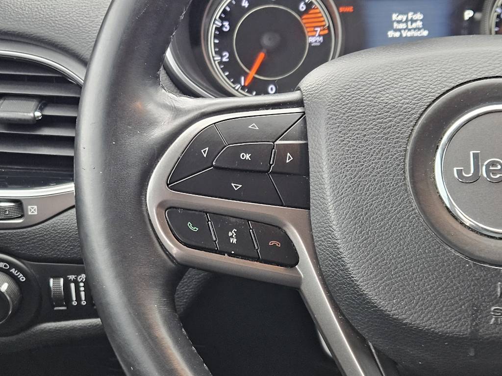 Thumbnail: 2019 Jeep Cherokee - 30