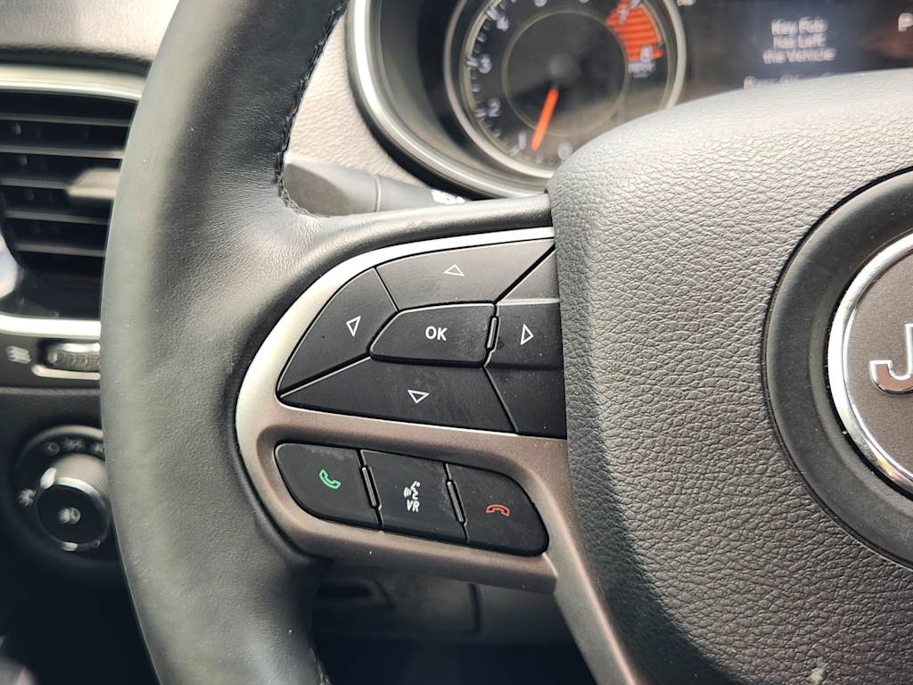 Thumbnail: 2019 Jeep Cherokee - 29
