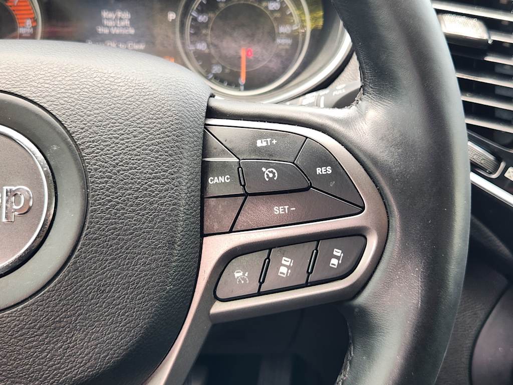 Thumbnail: 2019 Jeep Cherokee - 30