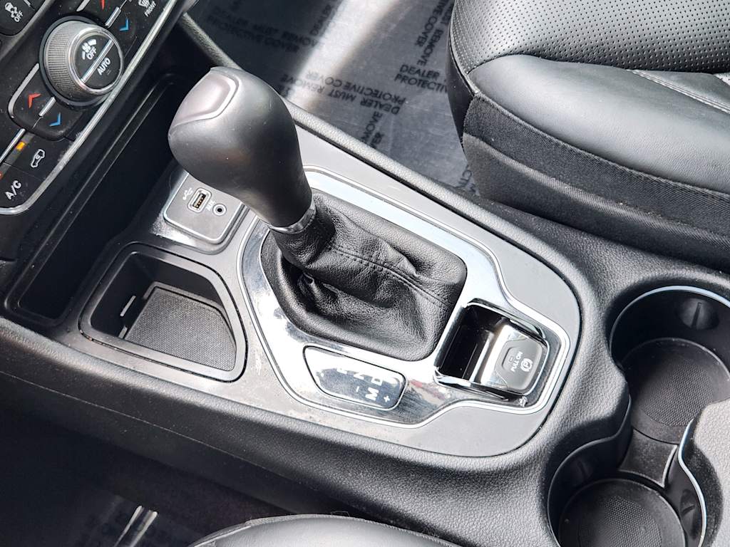 Thumbnail: 2019 Jeep Cherokee - 25