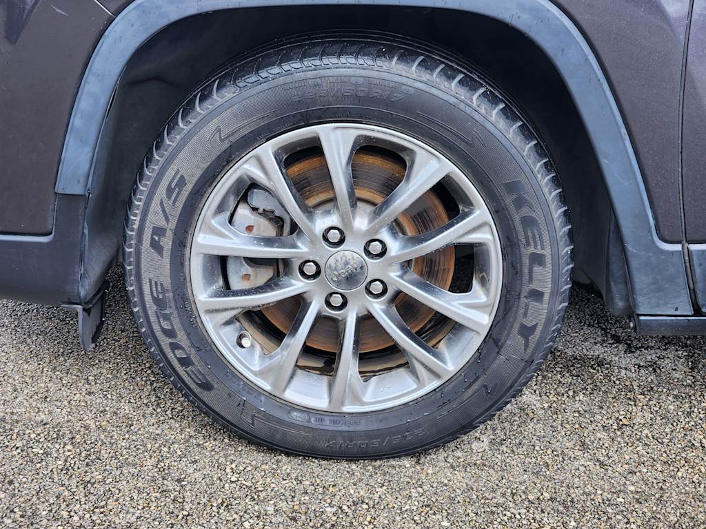 Thumbnail: 2019 Jeep Cherokee - 22