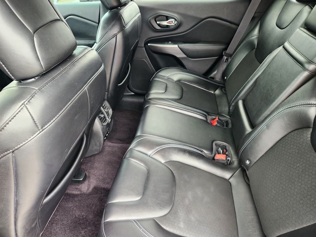 Thumbnail: 2019 Jeep Cherokee - 11
