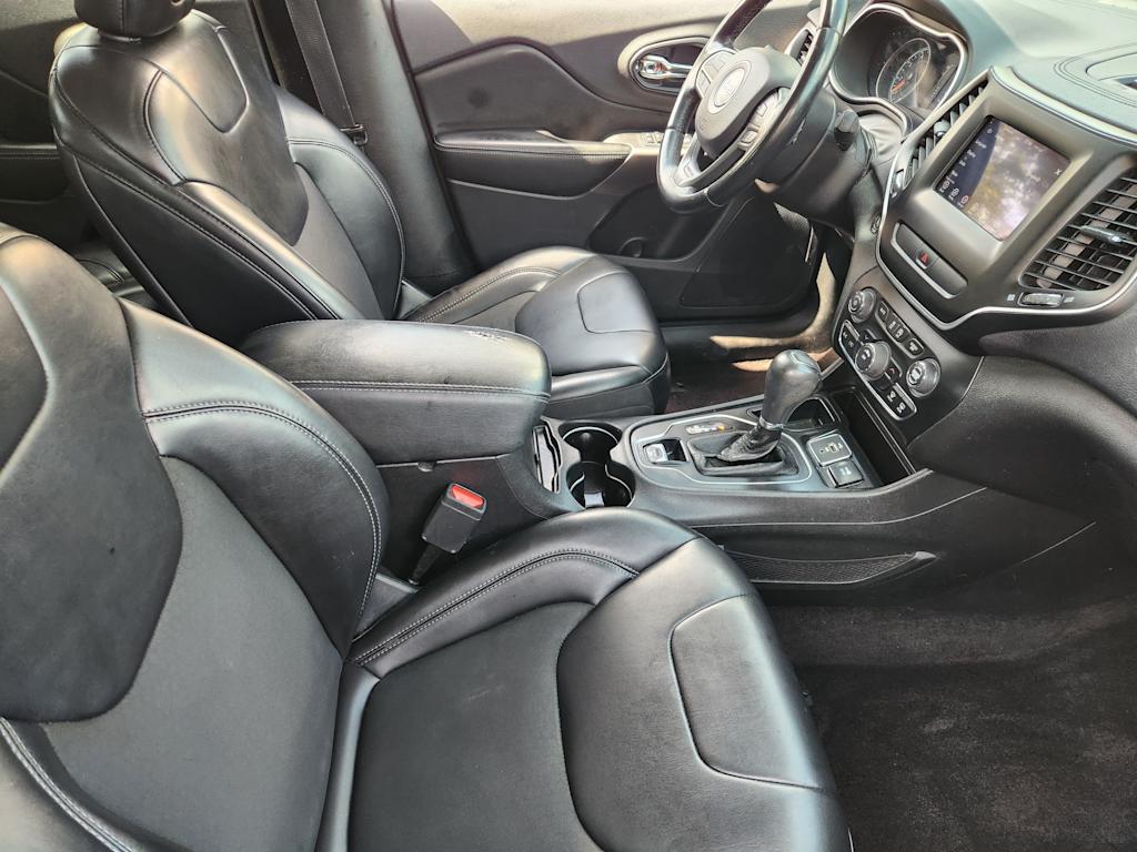 Thumbnail: 2019 Jeep Cherokee - 9