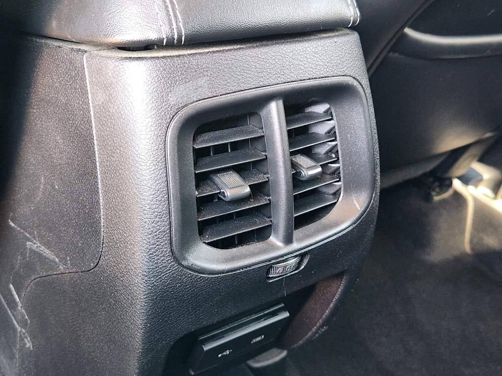 Thumbnail: 2019 Jeep Cherokee - 33